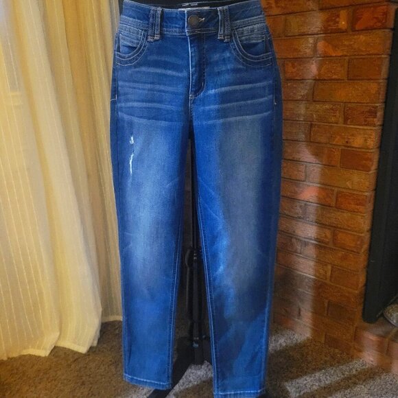 NWOT Distressed Democracy Ab-Technology Blue Jeans (light Skinny) - Size 8 - Picture 1 of 13